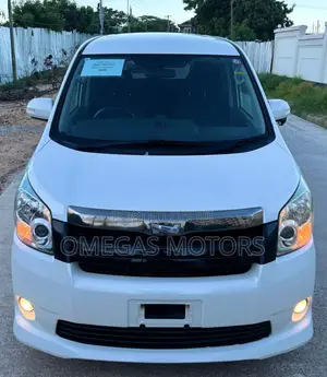 Toyota Noah 2.0 143hp AWD (7 Seater) 2009 Pearl