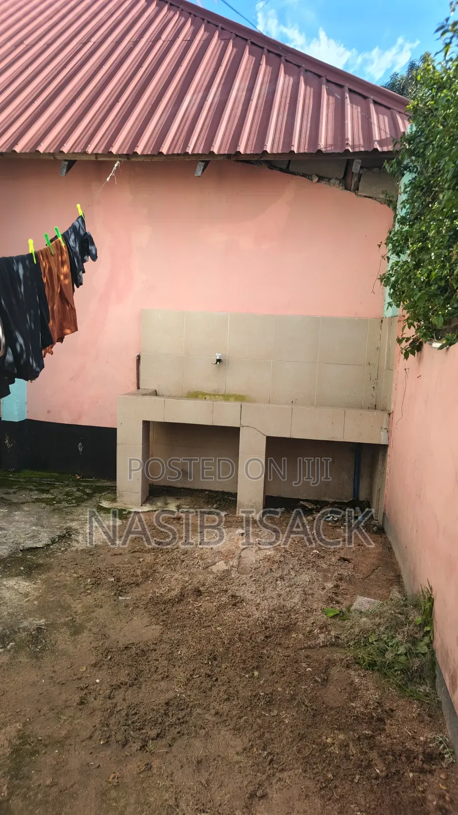 Furnished 10bdrm House in Nyakato for sale