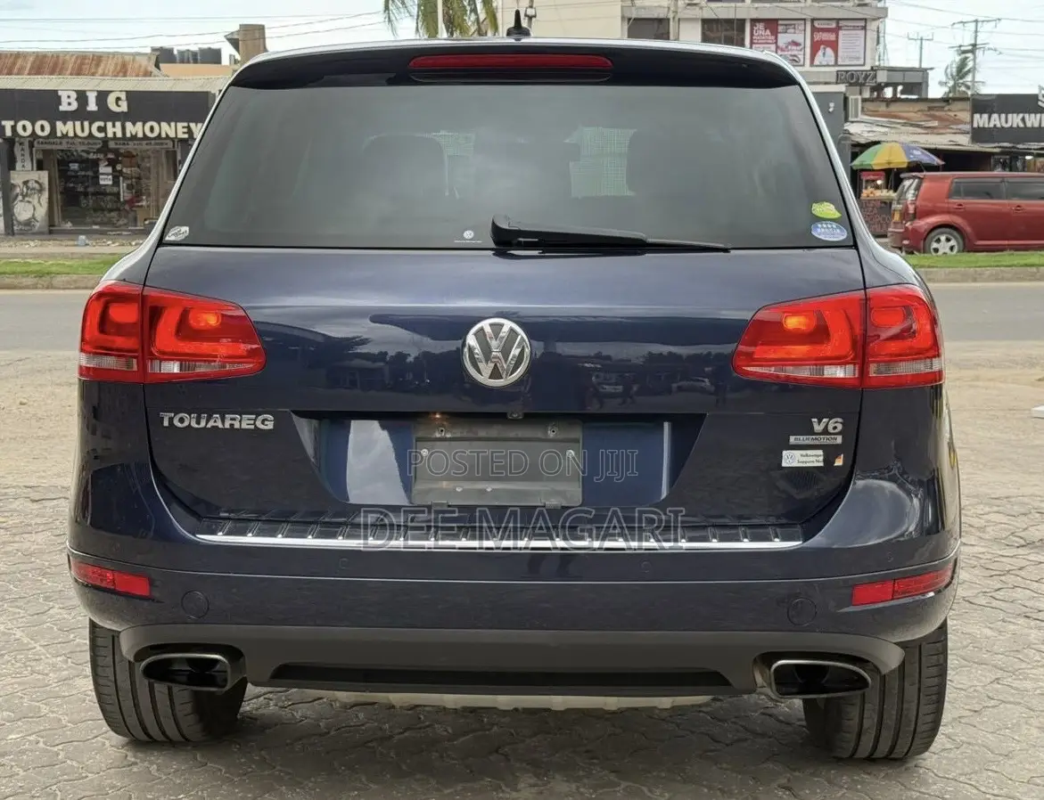 Volkswagen Touareg 2011 Blue