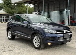 Volkswagen Touareg 2011 Blue