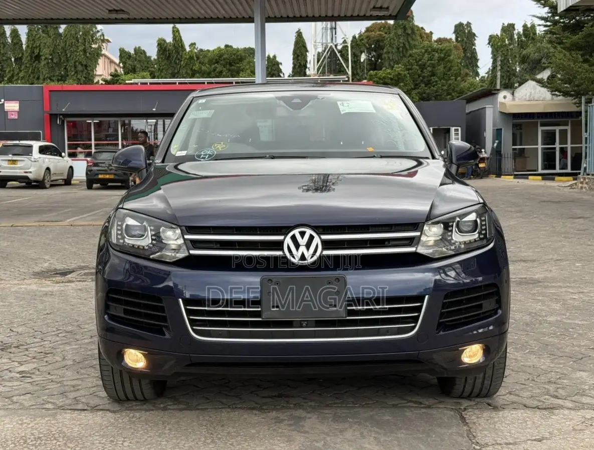 Volkswagen Touareg 2011 Blue