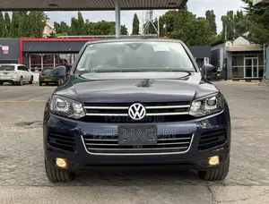 Volkswagen Touareg 2011 Blue