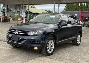 Volkswagen Touareg 2011 Blue