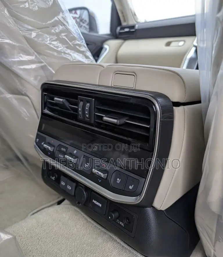 Toyota Land Cruiser 2023 Silver
