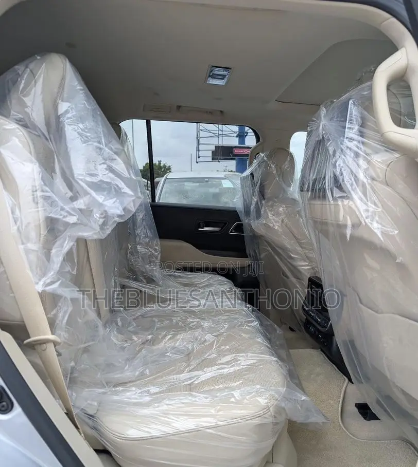 Toyota Land Cruiser 2023 Silver