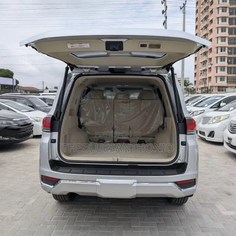 Toyota Land Cruiser 2023 Silver