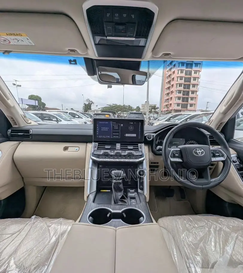 Toyota Land Cruiser 2023 Silver