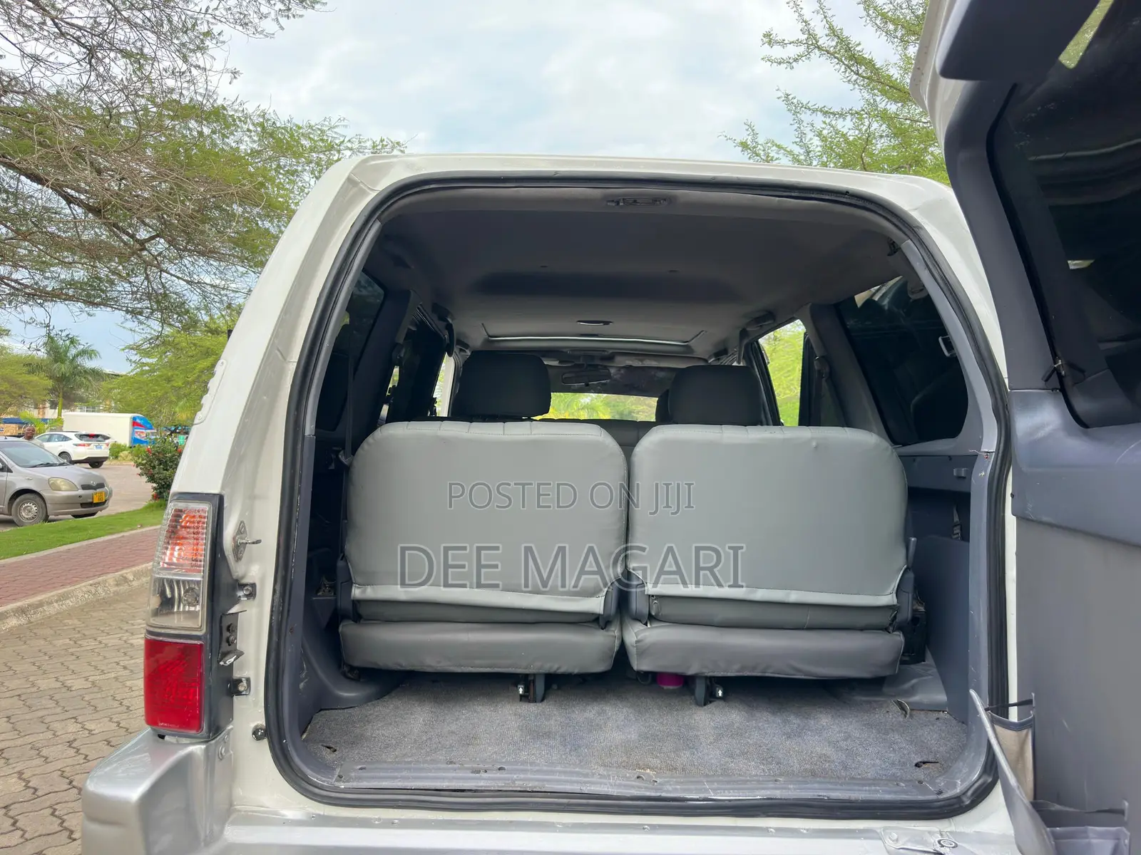 Toyota Land Cruiser Prado 1999 White