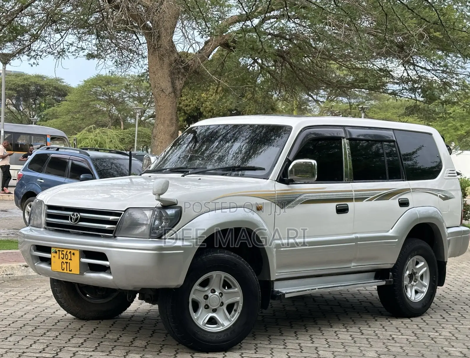 Toyota Land Cruiser Prado 1999 White