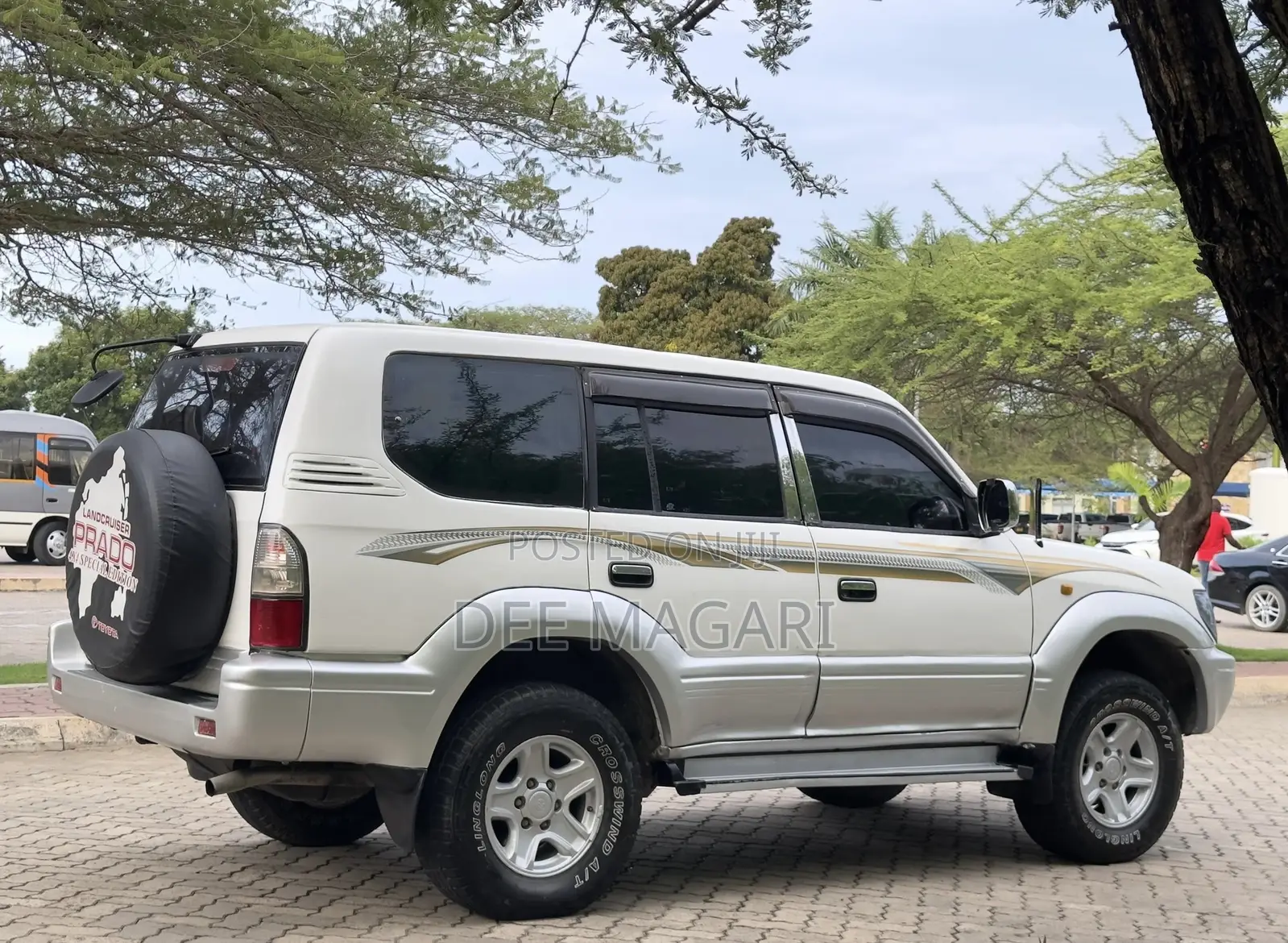 Toyota Land Cruiser Prado 1999 White