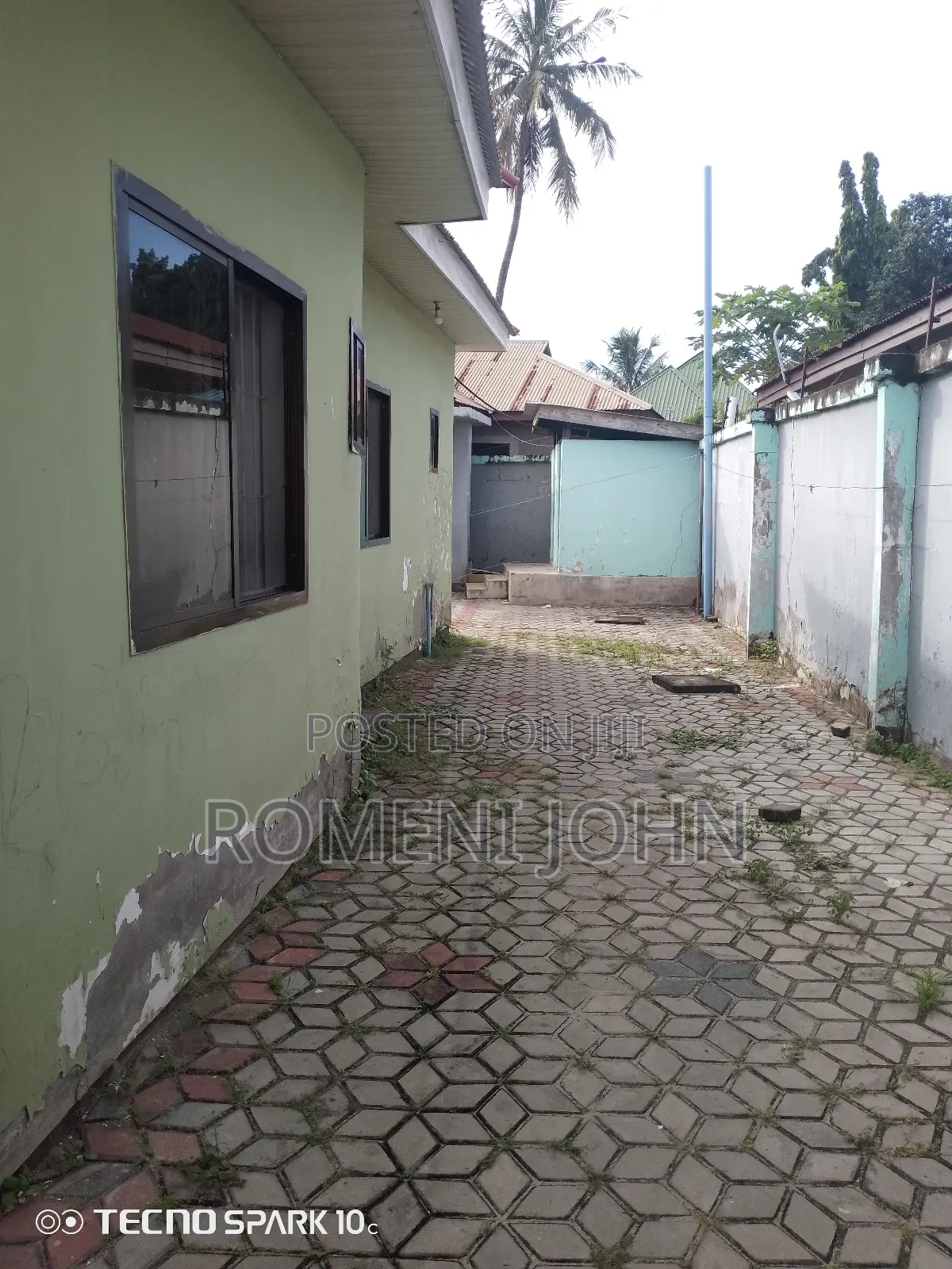 6bdrm House in Tanzania Daresalaam for sale