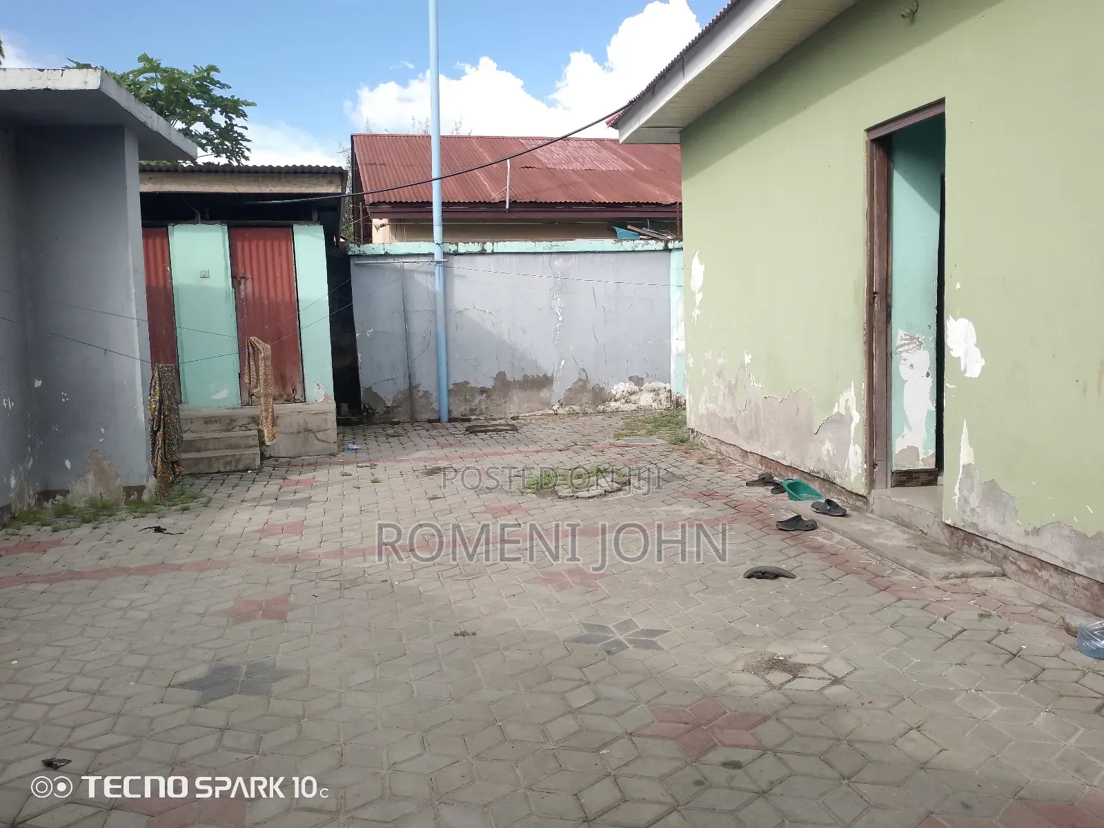 6bdrm House in Tanzania Daresalaam for sale