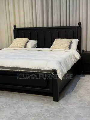 Kitanda Cha Mbao 5 6 Imara Sana Na Bedsides Zake