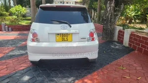 Toyota IST 2005 White