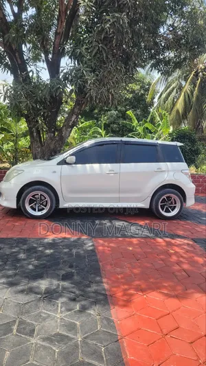 Toyota IST 2005 White