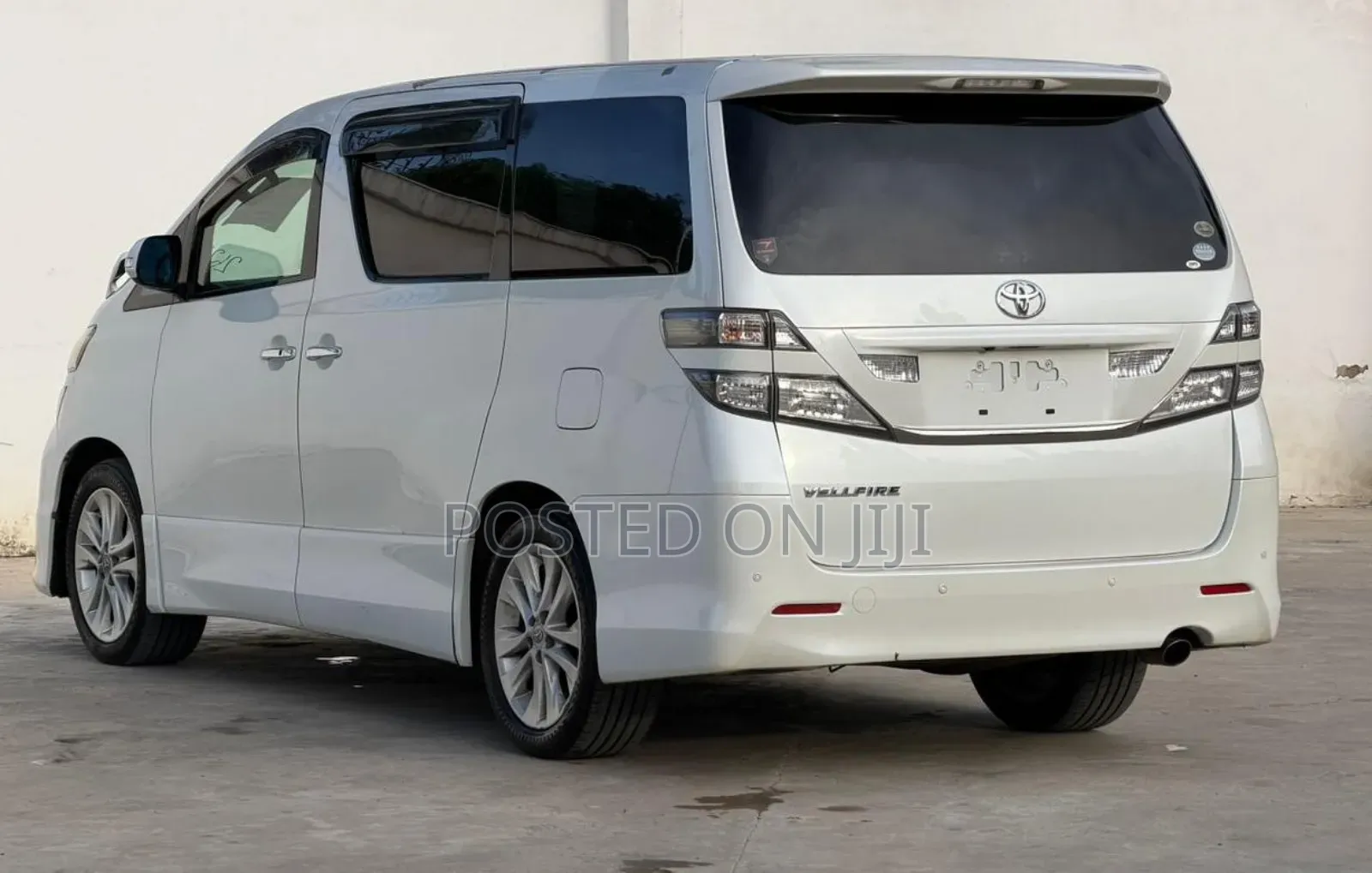 Toyota Alphard 2010 White
