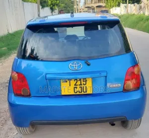 Toyota IST 2004 Blue