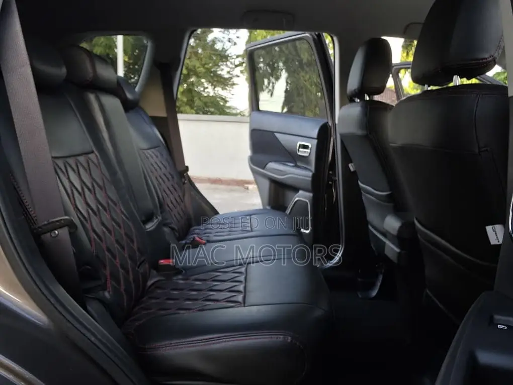 Mitsubishi Outlander 2016 Gray