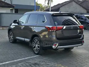 Mitsubishi Outlander 2016 Gray