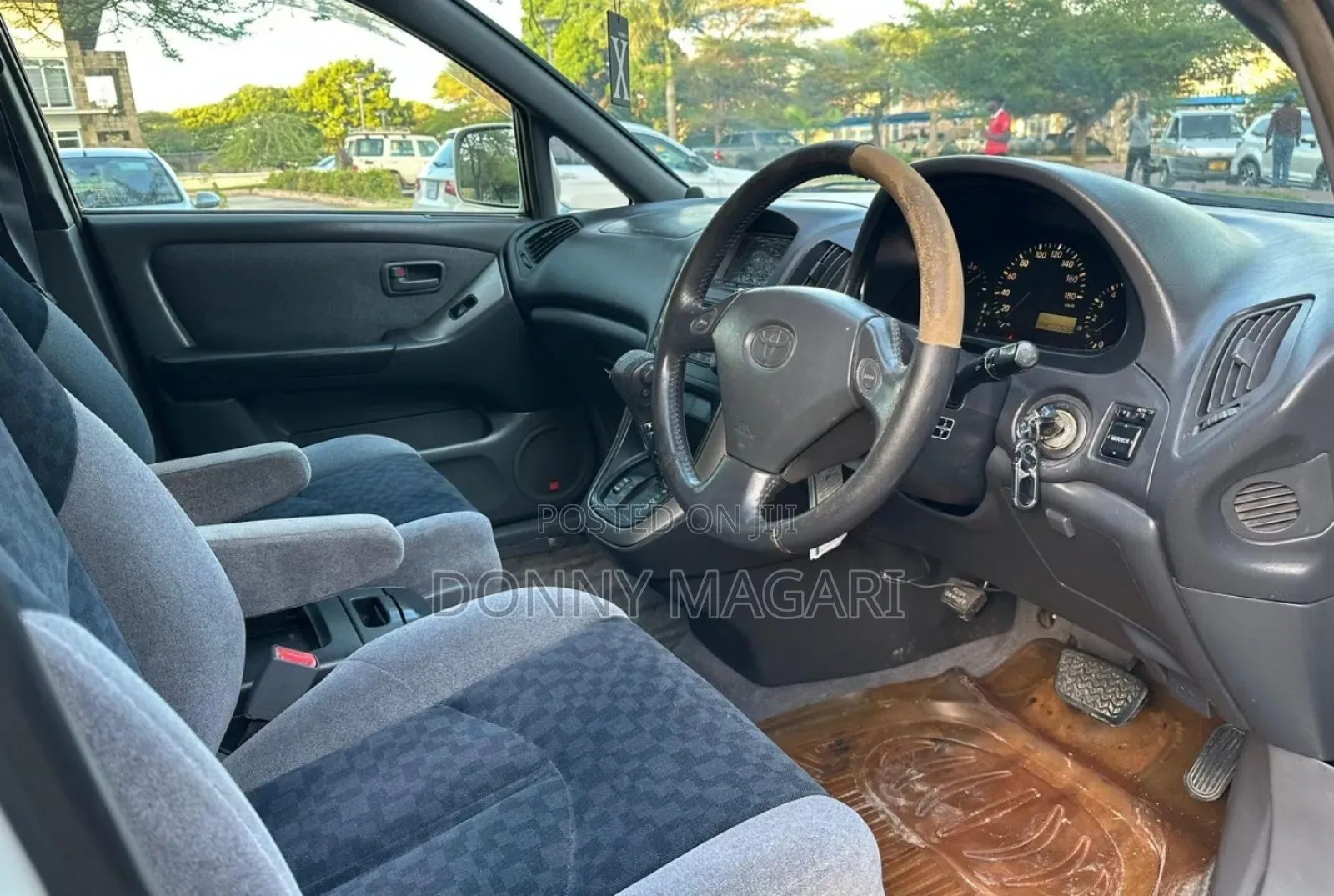 Toyota Harrier 2000 Silver