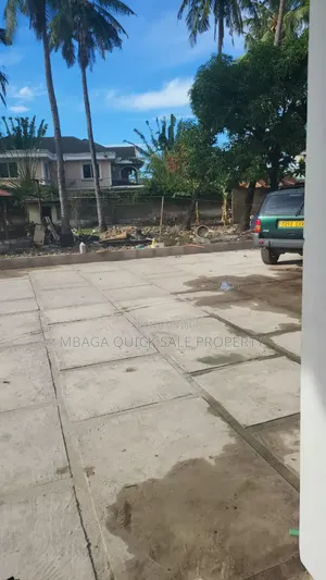 4bdrm House in Ada Estate for rent