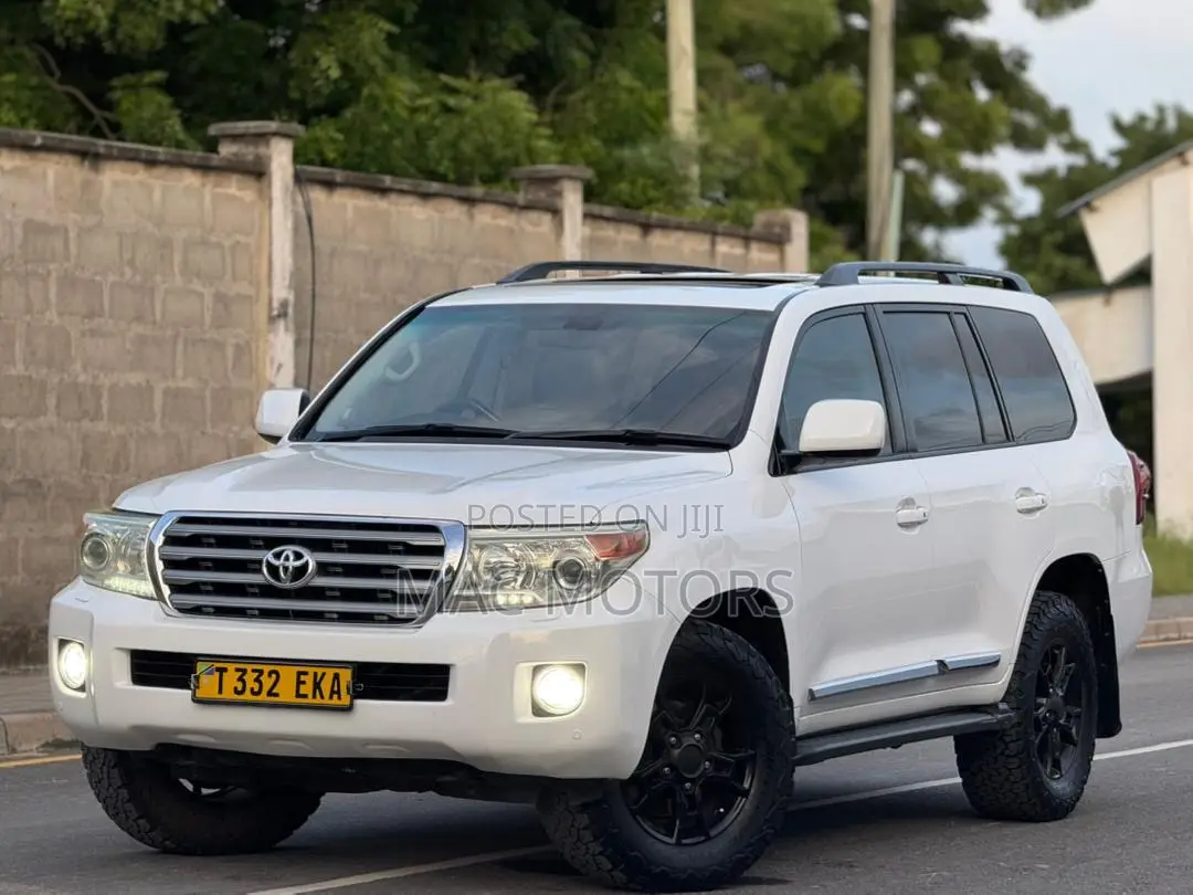 Toyota Land Cruiser 4.5 V8 VXR 2014 White