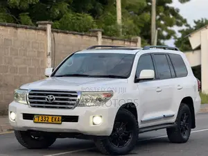 Toyota Land Cruiser 4.5 V8 VXR 2014 White