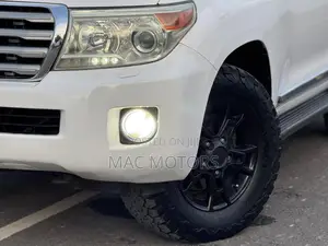Toyota Land Cruiser 4.5 V8 VXR 2014 White
