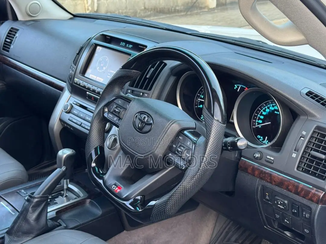 Toyota Land Cruiser 4.5 V8 VXR 2014 White