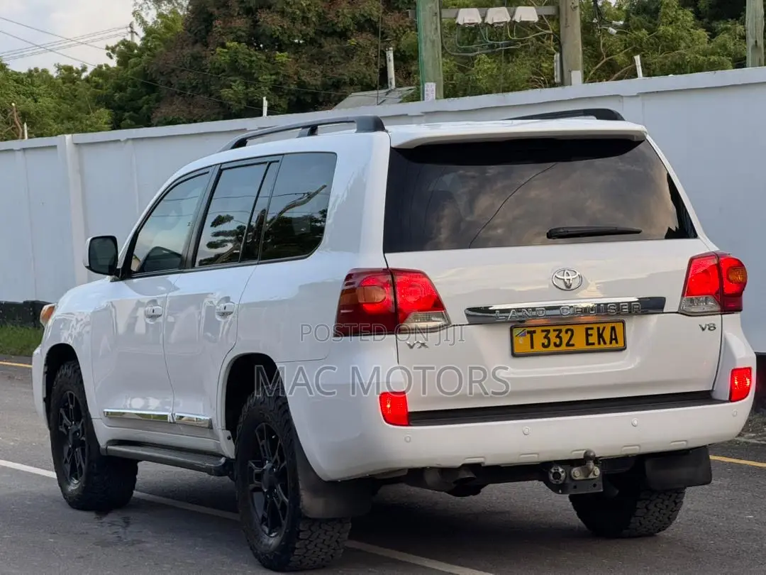 Toyota Land Cruiser 4.5 V8 VXR 2014 White