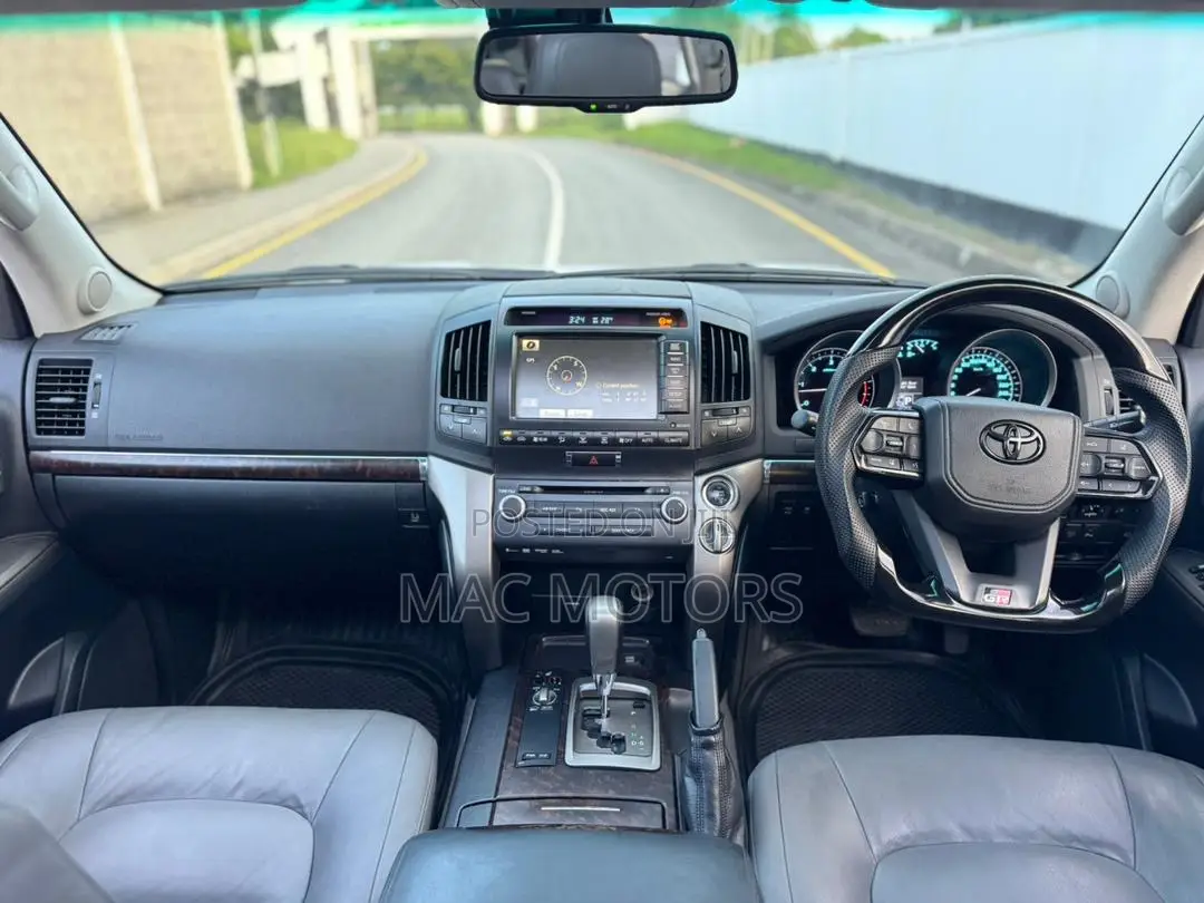 Toyota Land Cruiser 4.5 V8 VXR 2014 White
