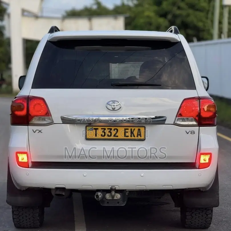 Toyota Land Cruiser 4.5 V8 VXR 2014 White