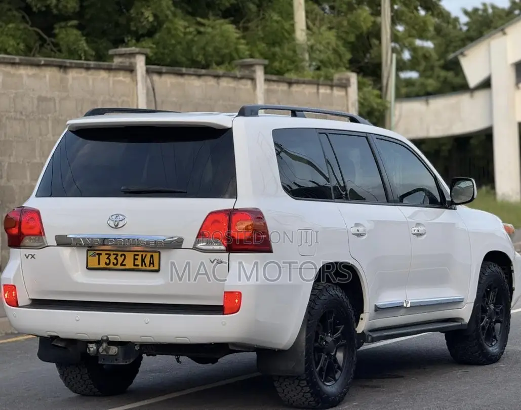 Toyota Land Cruiser 4.5 V8 VXR 2014 White
