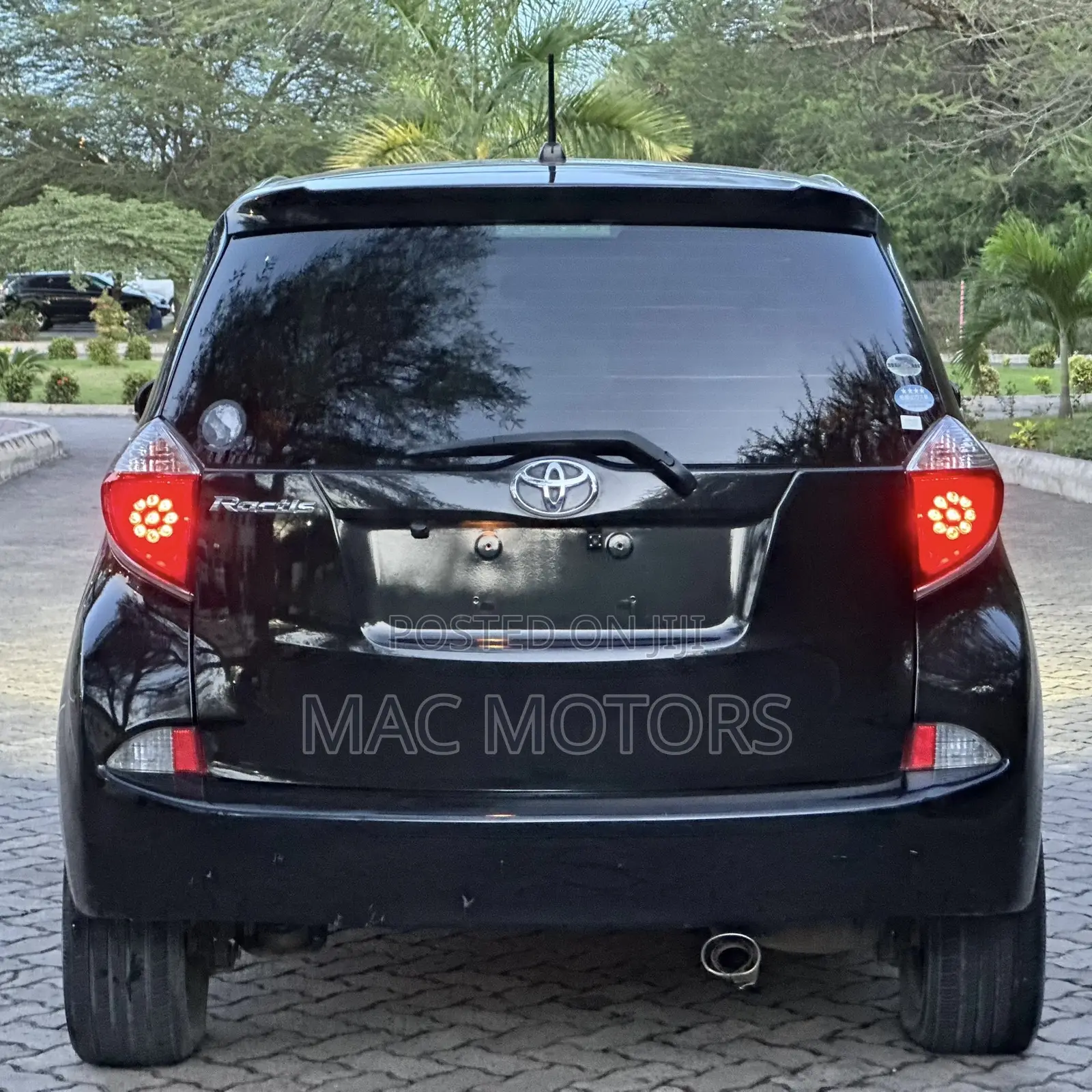 Toyota Ractis 2010 Black