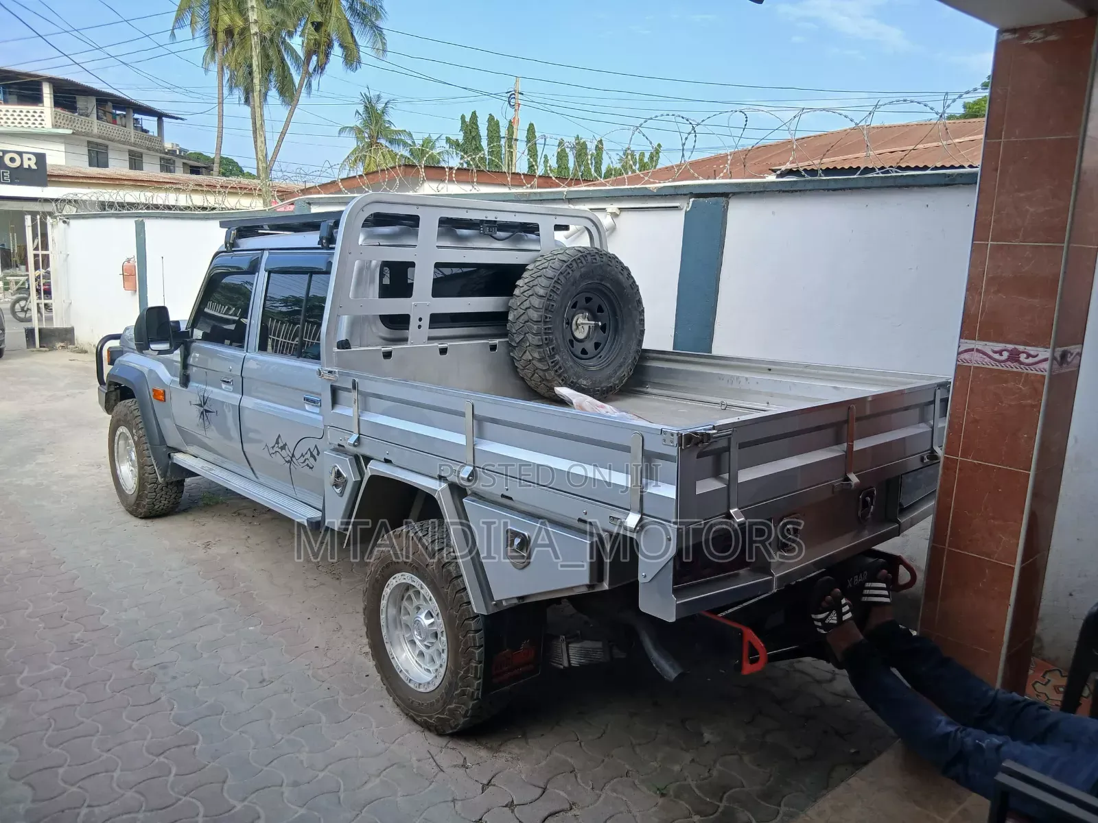 Toyota Land Cruiser LC300 2023 Gray