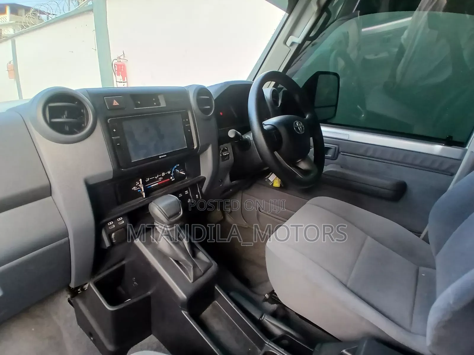 Toyota Land Cruiser LC300 2023 Gray