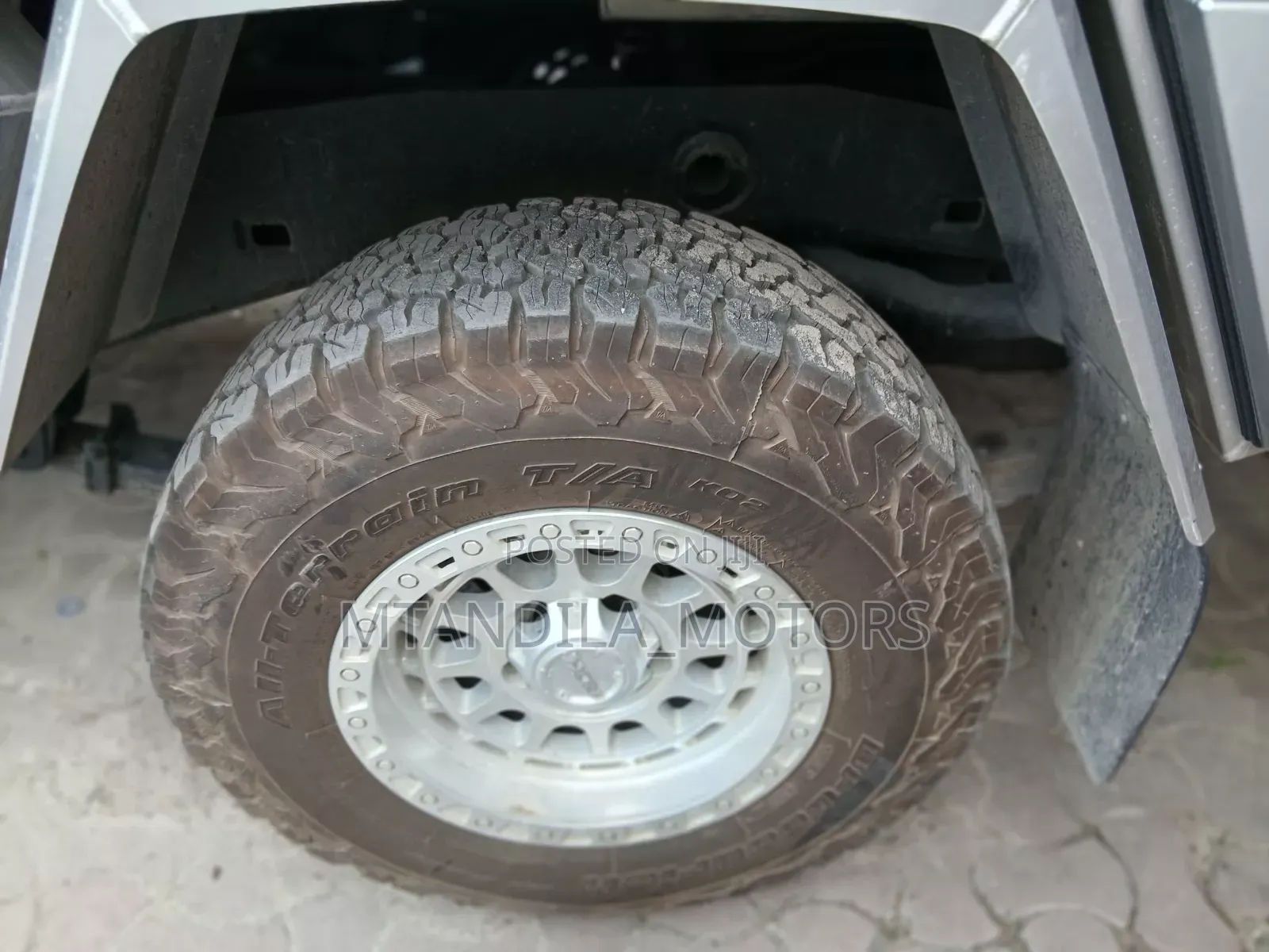 Toyota Land Cruiser LC300 2023 Gray
