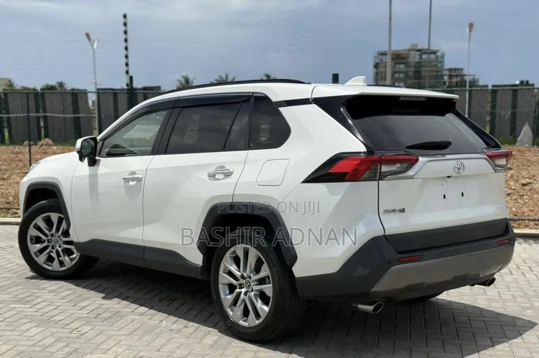 Toyota RAV4 2019 White