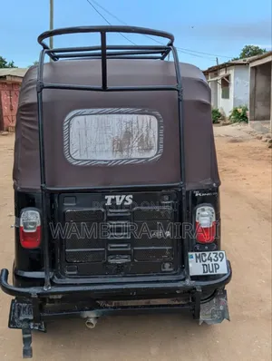 New Bajaj Avenger 200 2025 Black