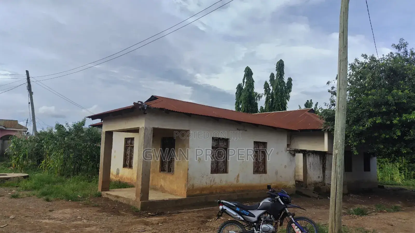 7bdrm Apartment in Kasumulu Boarder, Kyela for sale
