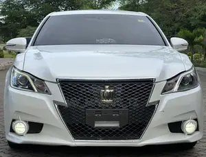 Toyota Crown 2014 White