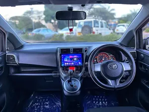 Toyota Ractis 2010 Black