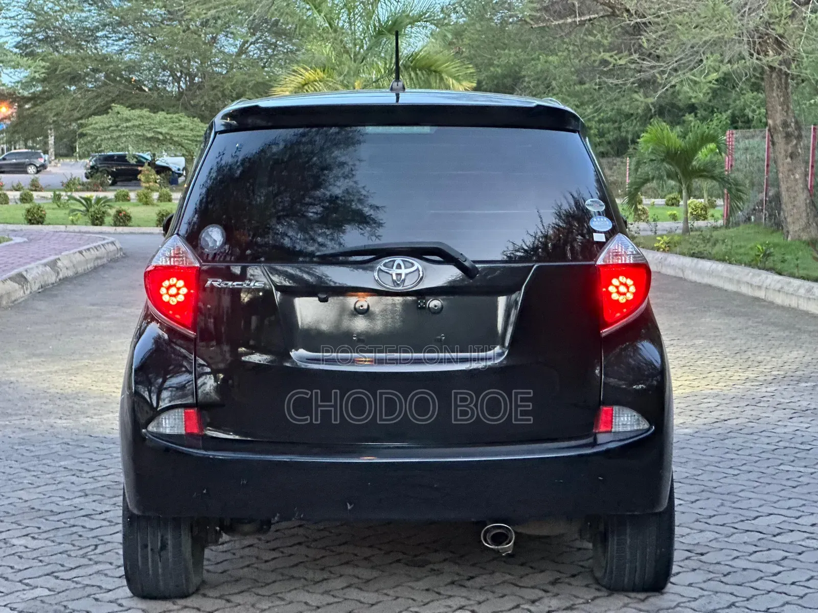 Toyota Ractis 2010 Black