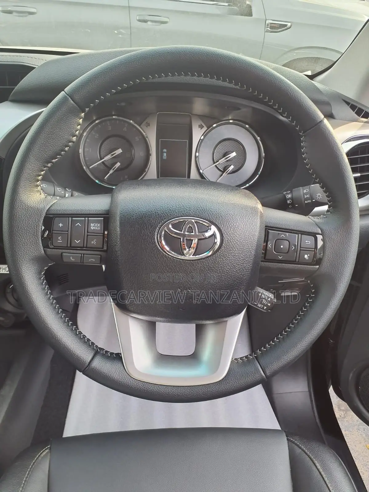 New Toyota Hilux 2025 Black