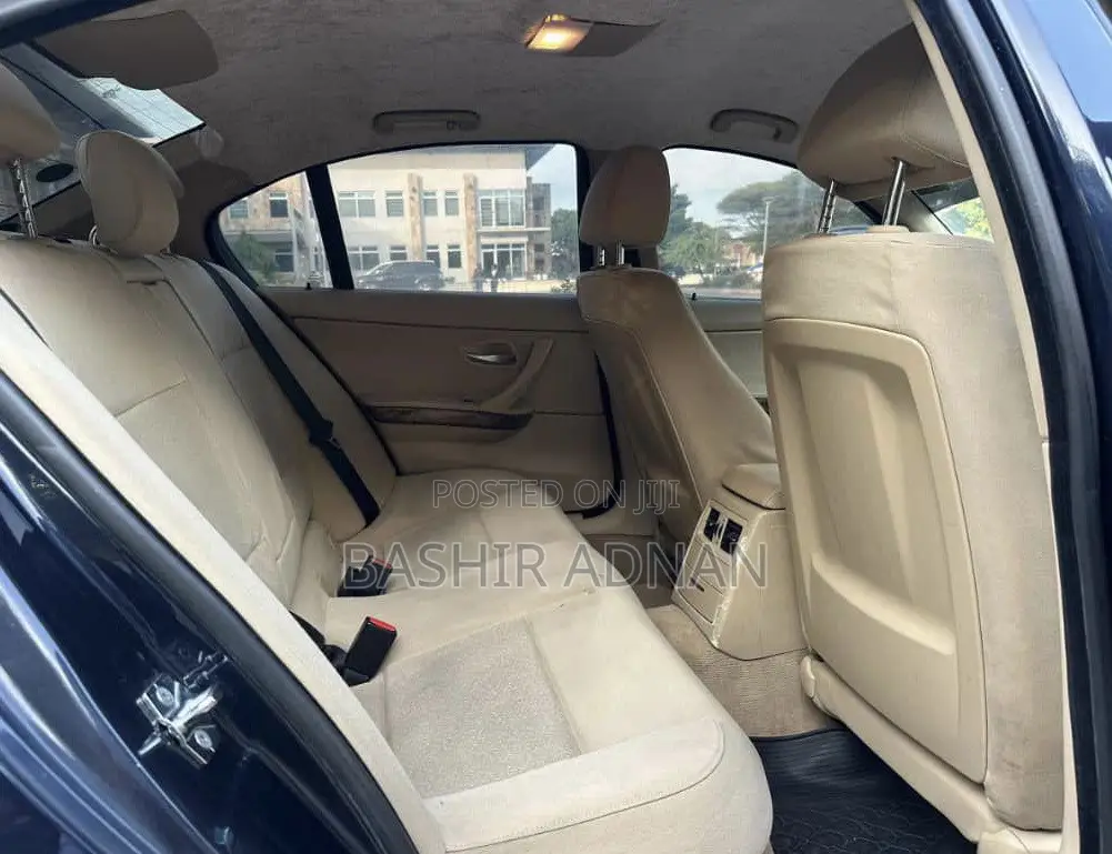 BMW 3 Series 320i RWD 2005 Blue