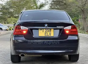 BMW 3 Series 320i RWD 2005 Blue