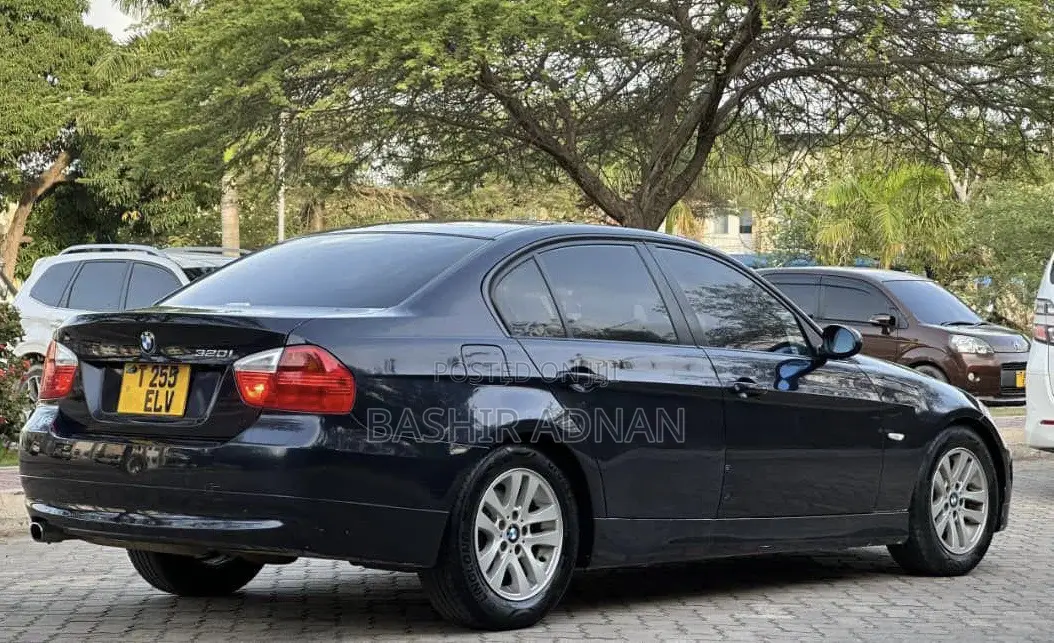 BMW 3 Series 320i RWD 2005 Blue