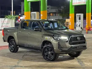 Toyota Hilux Revo Double Cab Deisel 2.4 RWD 2021 Green