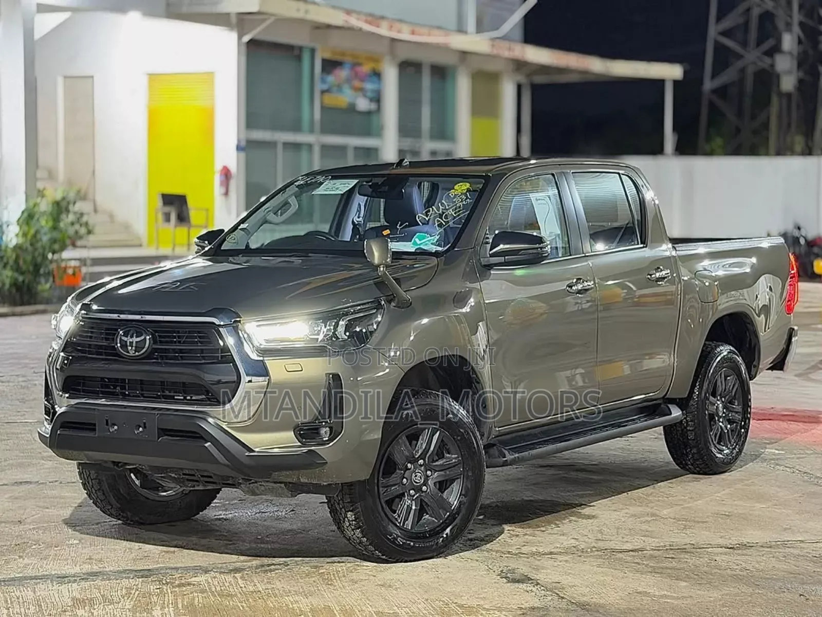 Toyota Hilux Revo Double Cab Deisel 2.4 RWD 2021 Green