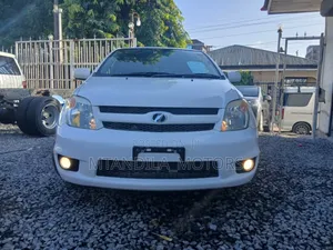 Toyota IST 2007 White
